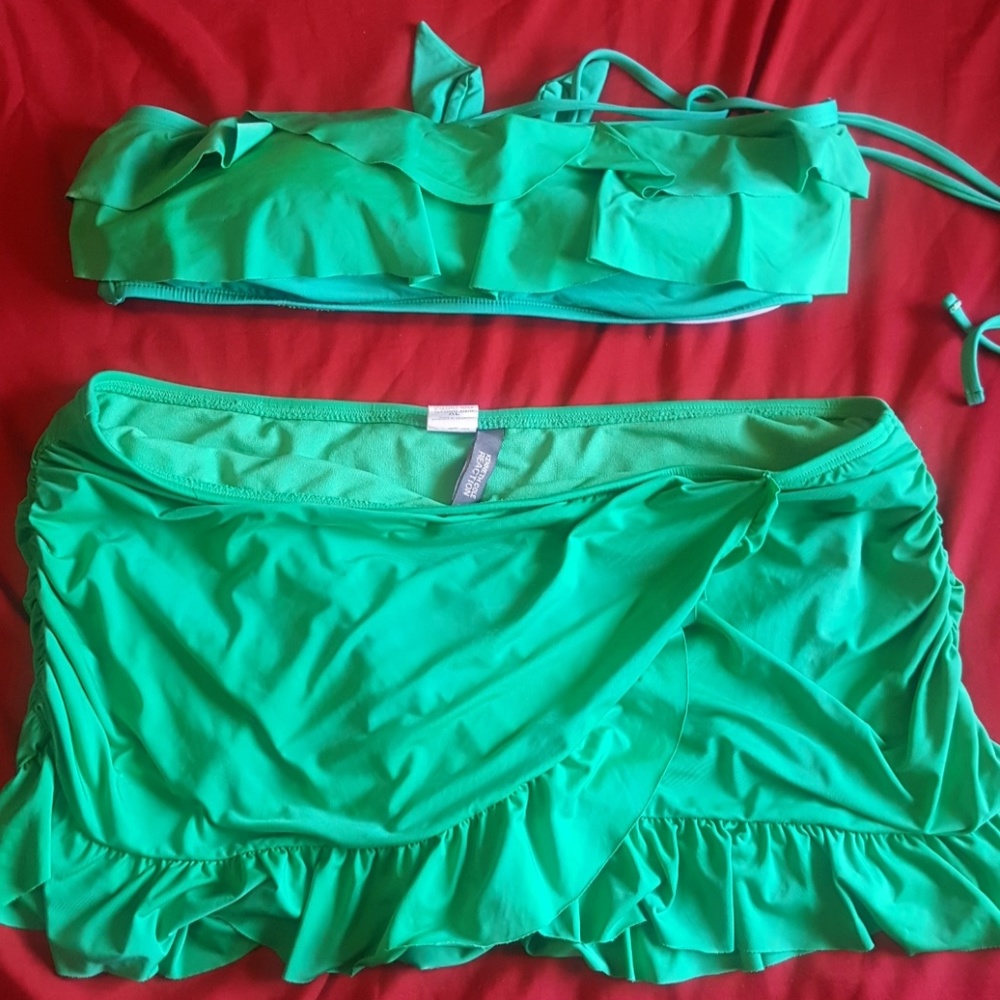 Kenneth Cole Reaction Jade Ruffle 2 Piece Swimsuit